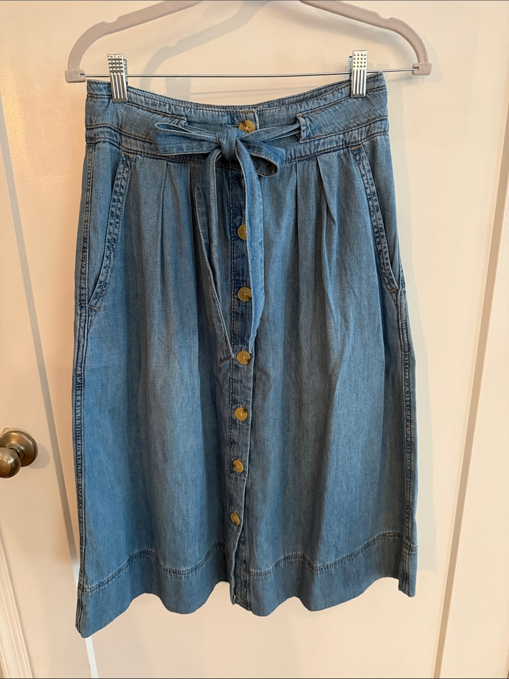 GAP Button-Front Chambray Midi Skirt with Tie Waist - Blue
